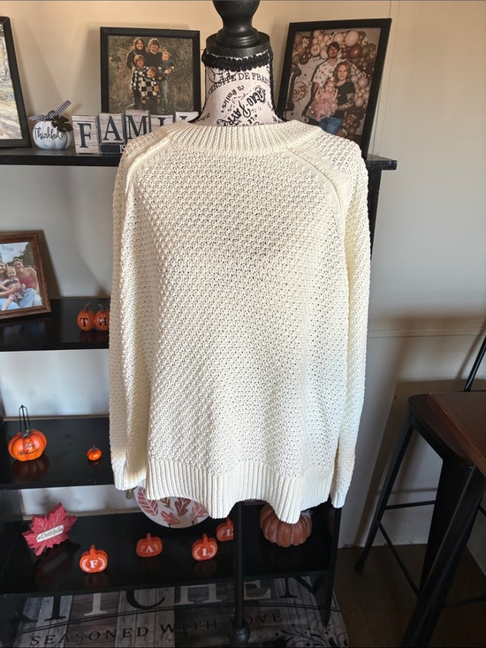 GAP Sweaters - Gap Women’s Cream Knit Crewneck Sweater - Classic Everyday Pullover M